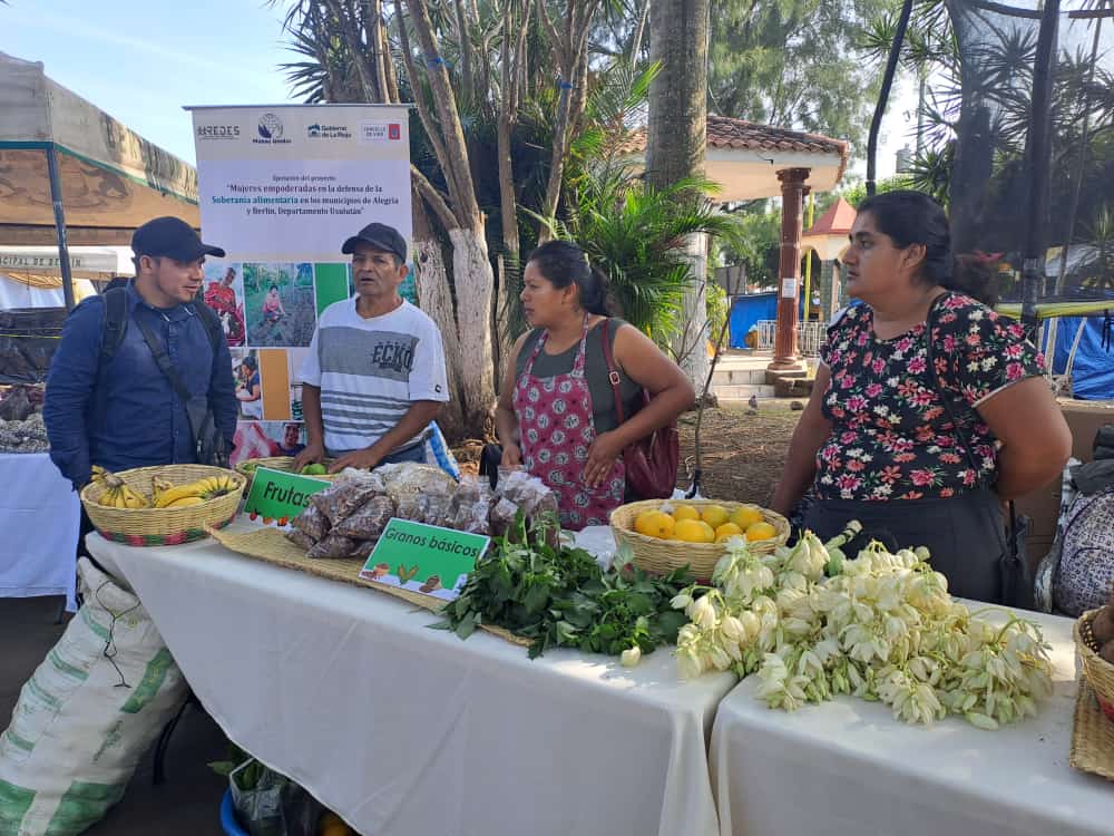 Mujeres productoras de las comunidades de Berlín 